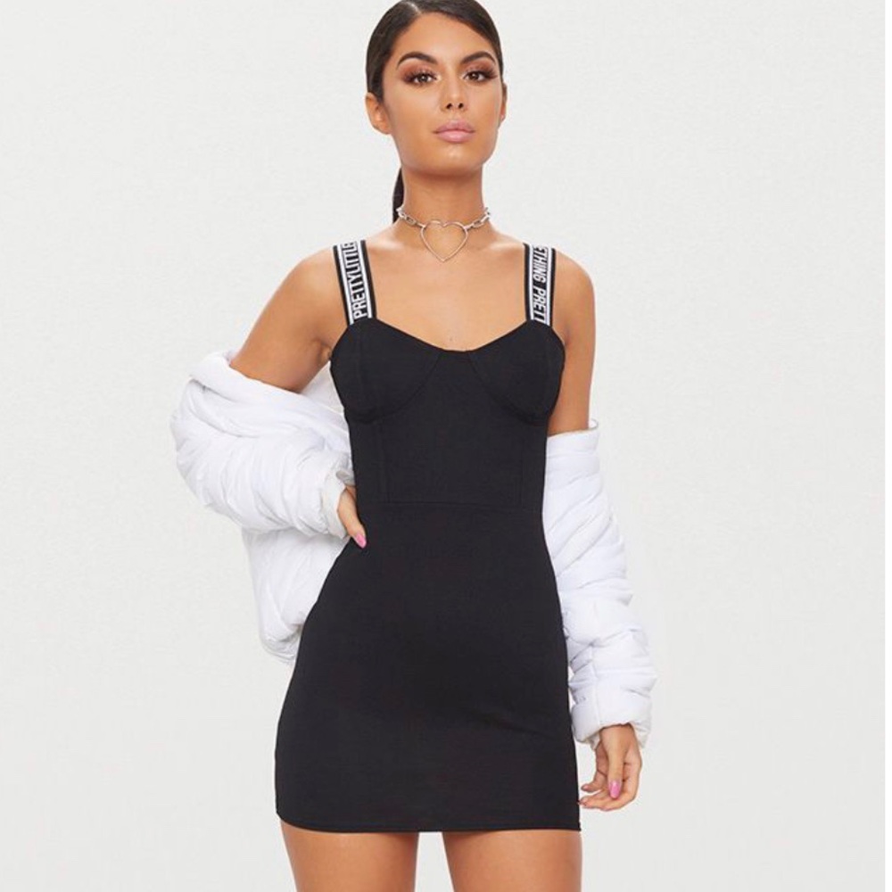 Pretty Little Thing bodycon dress